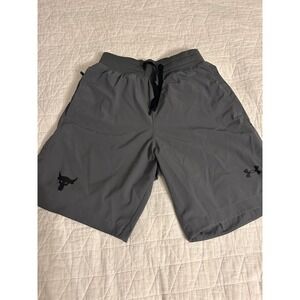 Under Armour‎ men's size small shorts